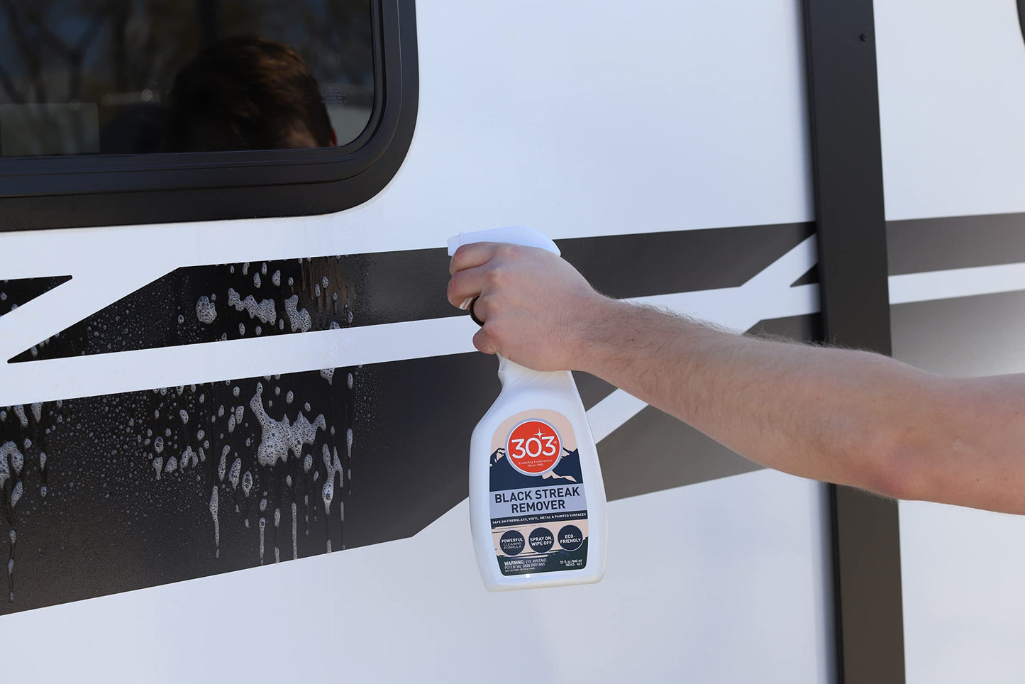 303 Products Black Streak Remover - Removes Black Streaks and Dirt, Provides A Clean, Streak-Free Finish on RVs, Campers, Pop-Ups, Motorhomes & Boats