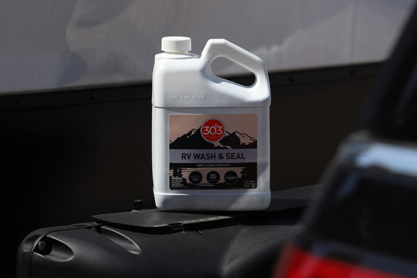 303 Products RV Wash & Seal - Clean, Streak-Free Finish, pH Neutral High Foaming Formula, Provides A Deep Gloss Finish on RVs, Campers and more- 1 gal
